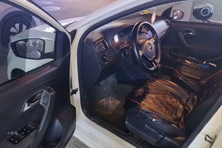 Volkswagen Polo 2016 car image #18