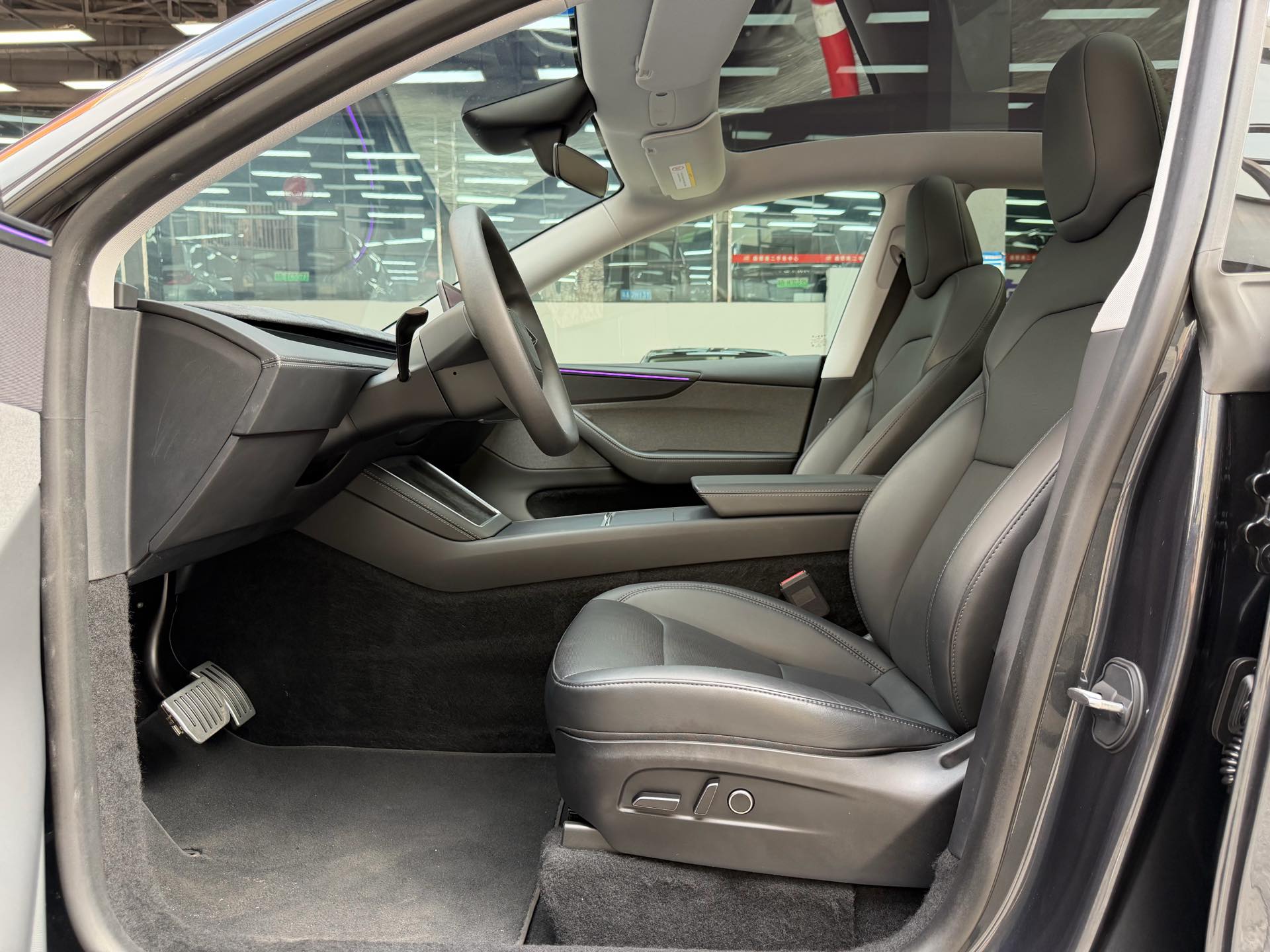 特斯拉 Model Y 2025 汽车图片 #4