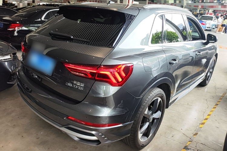 Audi Q3 2020 car image #7