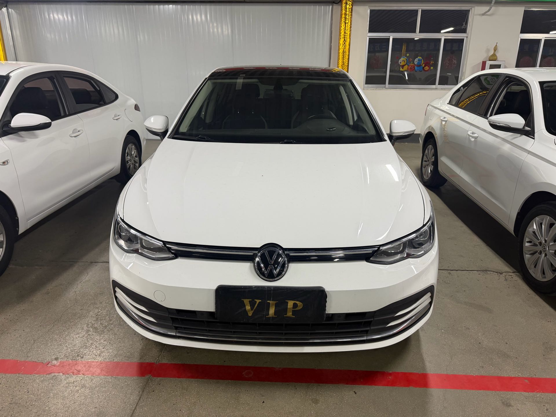 Volkswagen Golf 2021 car image #2