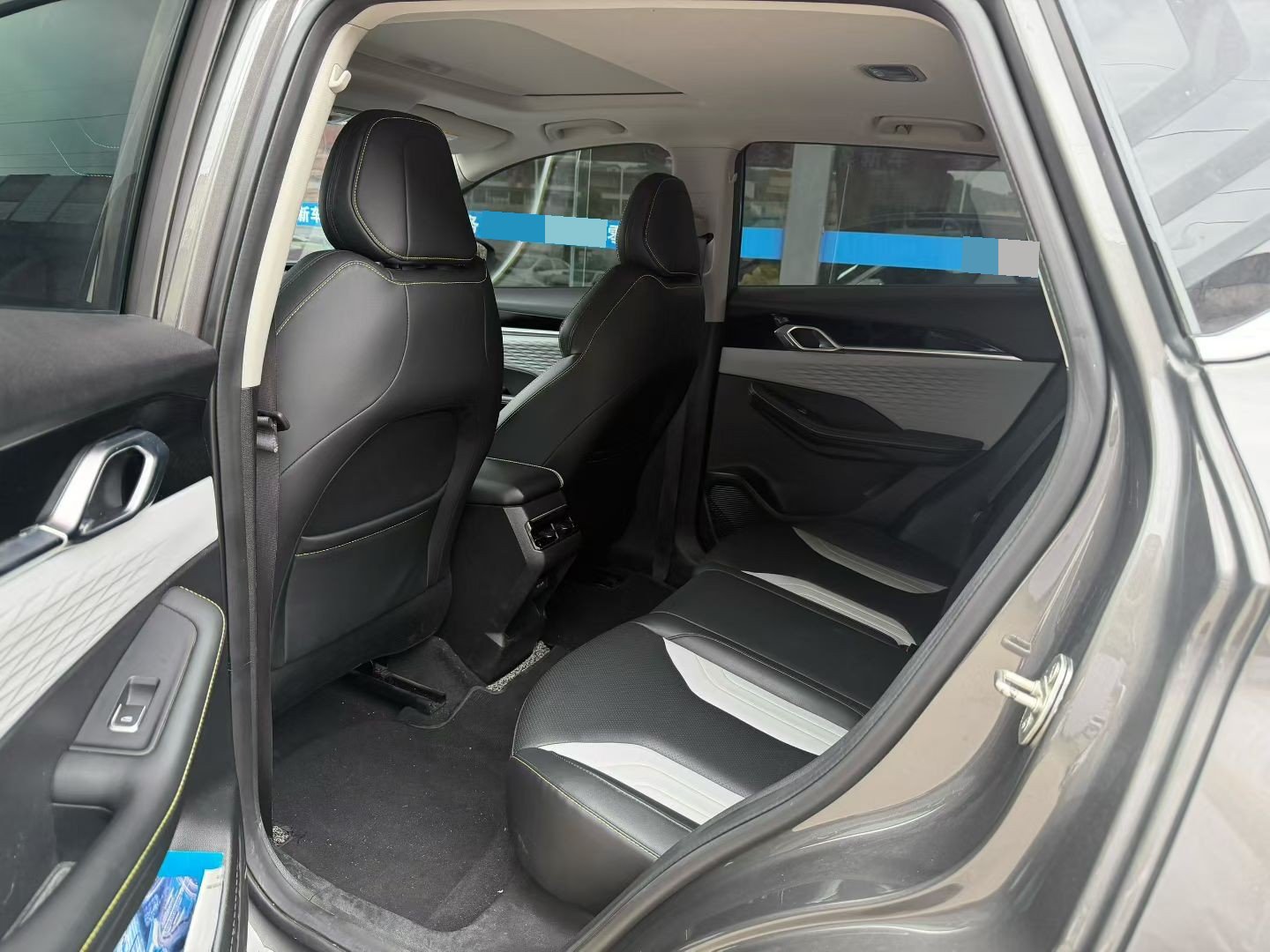 GEELY Coolray 2023 изображение автомобиля #6