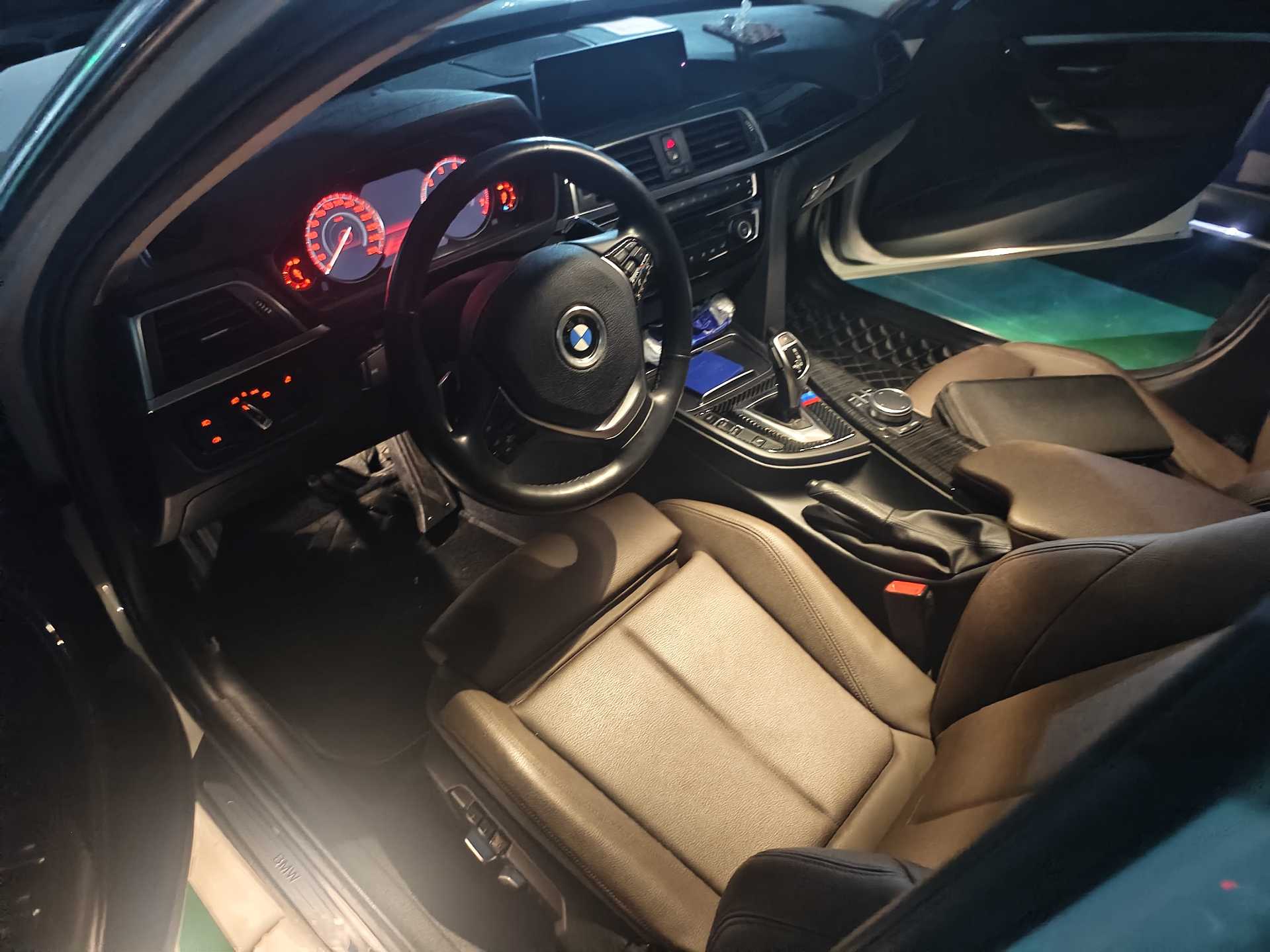 BMW 3 Series 2017 immagine di auto #2