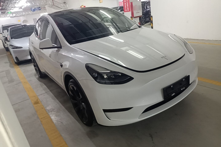Tesla Model Y 2023 #4 Tesla Model Y 2023 car image #4