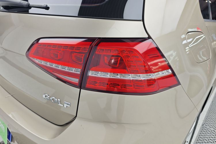 Volkswagen Golf 2014 car image #8