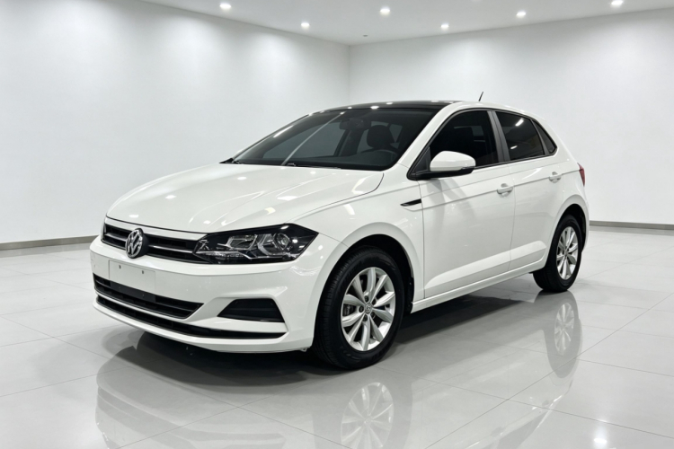 Volkswagen Polo 2021 car image #2