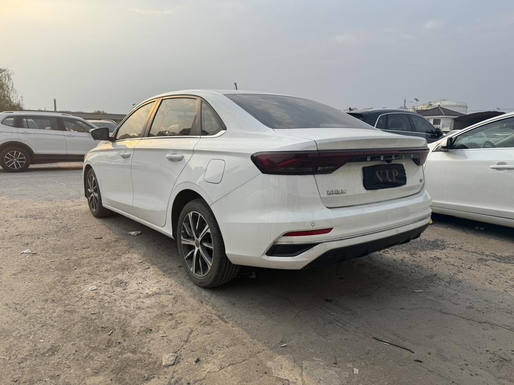 GEELY Emgrand 2022 immagine di auto #4