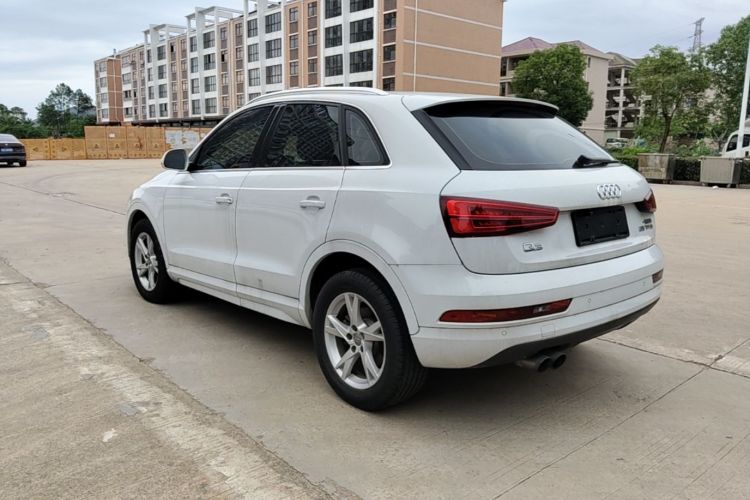 Audi Q3 2017 car image #5