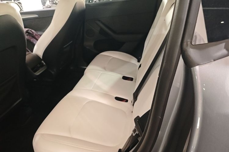 Tesla Model Y 2024 #17 Tesla Model Y 2024 car image #17