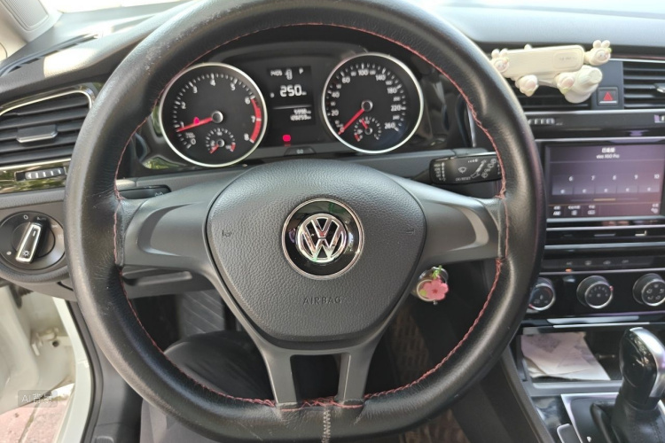 Volkswagen Golf 2018 #12 Volkswagen Golf 2018 car image #12