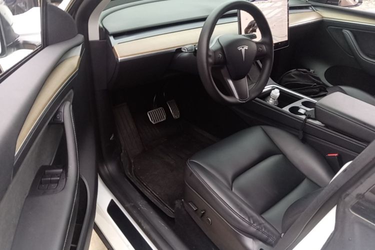 Tesla Model Y 2021 #12 Tesla Model Y 2021 car image #12