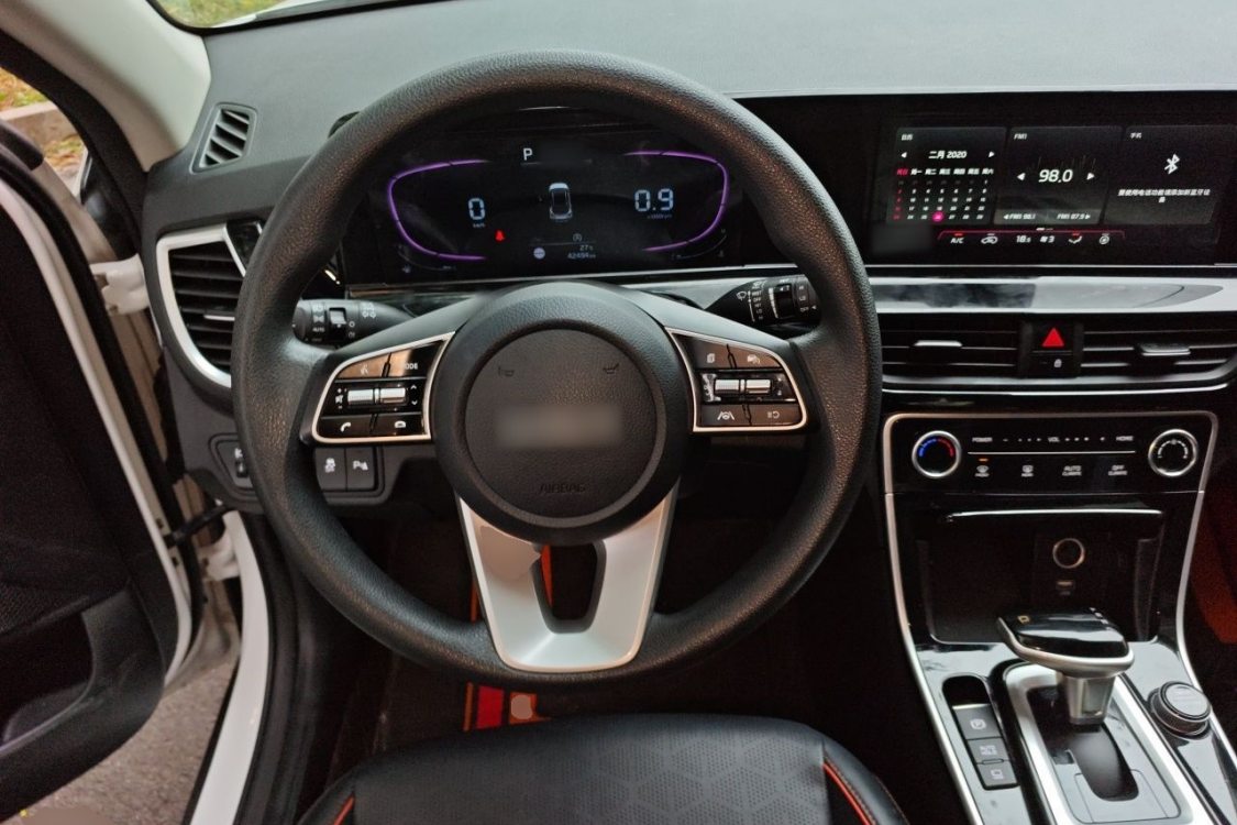 Kia Seltos 2023 صورة سيارة #24