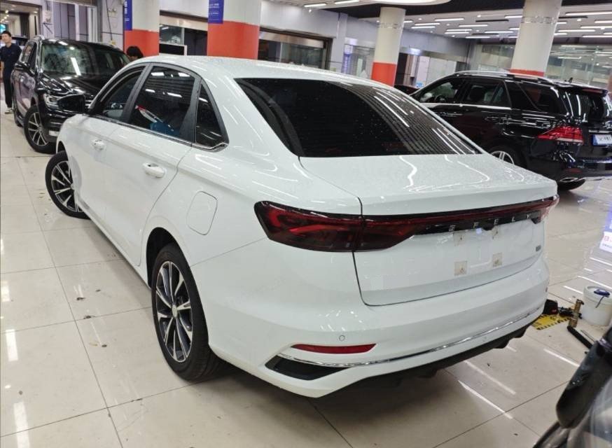GEELY Emgrand 2024 image de voiture #11