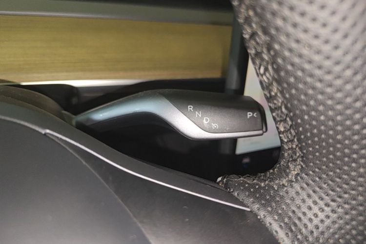 Tesla Model Y 2023 #14 Tesla Model Y 2023 car image #14