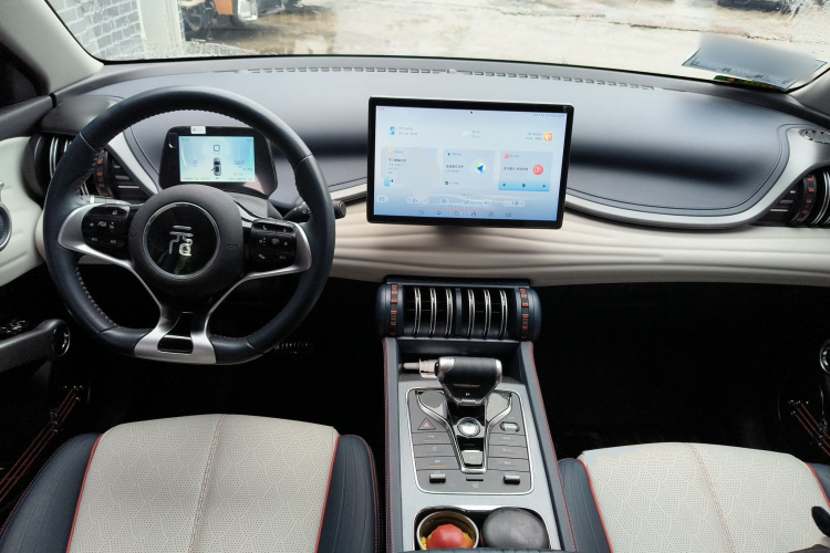 BYD Yuan Plus 2023 immagine di auto #10