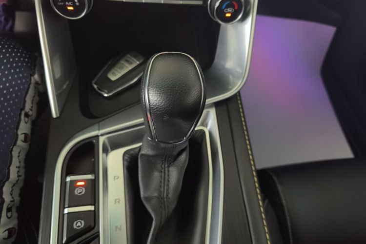 GEELY Binray 2022 immagine di auto #14