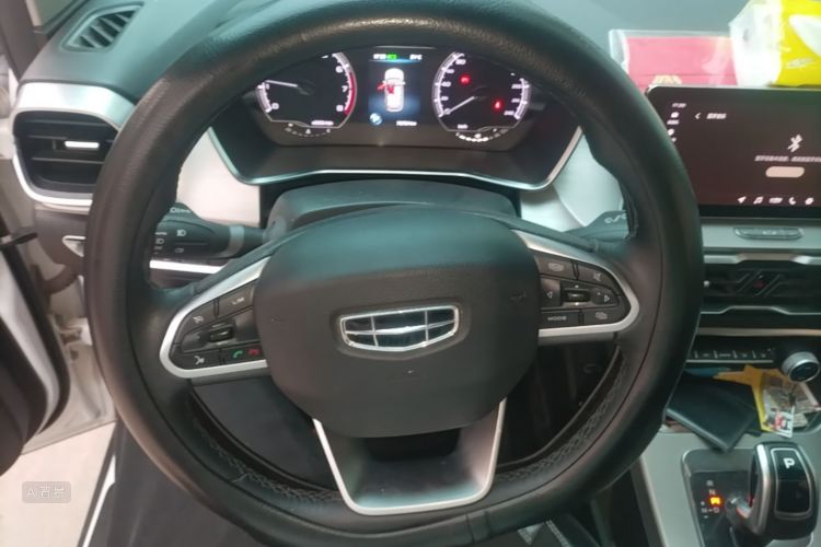 GEELY Coolray 2019 car image #12