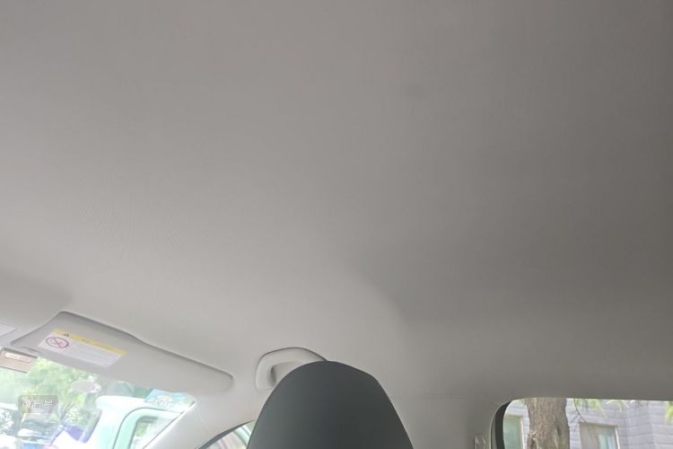 Volkswagen Polo 2015 car image #20