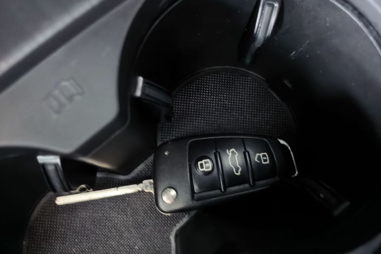 Audi A3 2019 car image #9