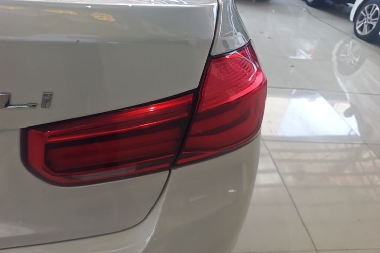 BMW 3 Series 2016 car image #8