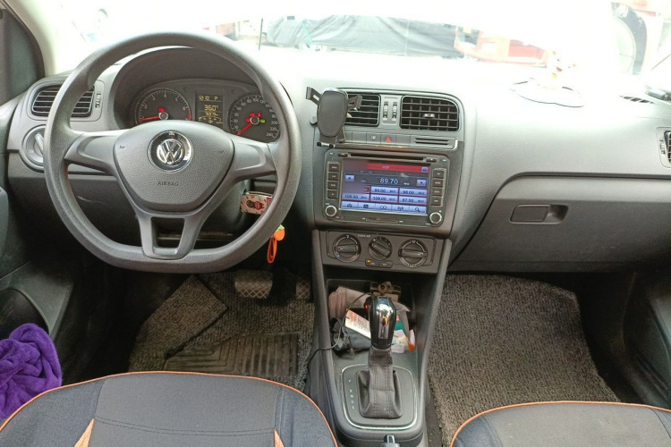 Volkswagen Polo 2016 car image #7