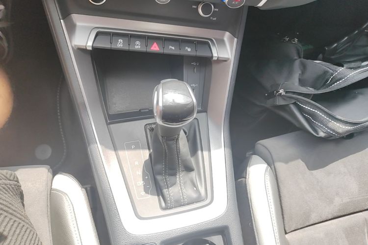 Audi Q3 2023 #14 Audi Q3 2023 car image #14