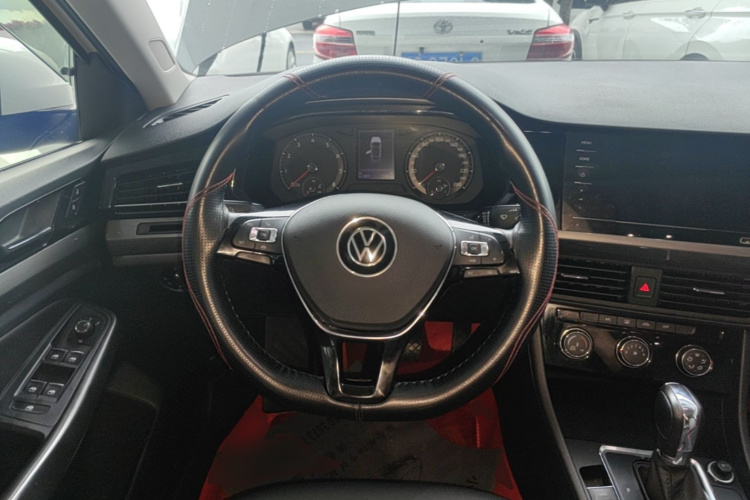 Volkswagen Bora 2022 car image #11