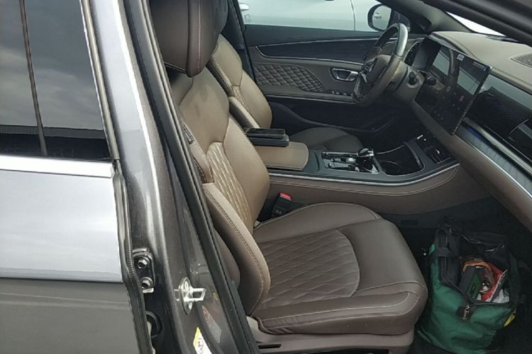BYD Han 2023 car image #24