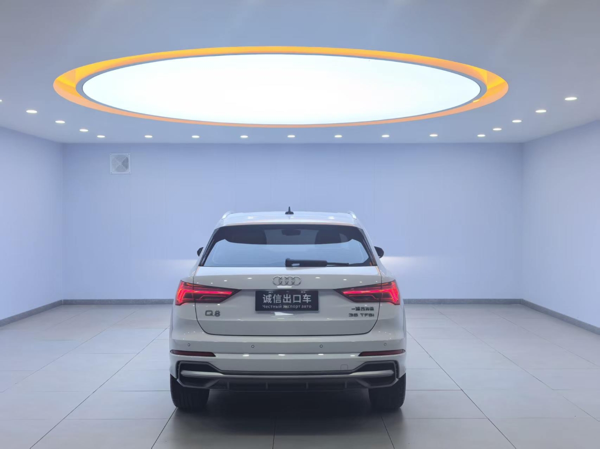Audi Q3 2022 car image #4
