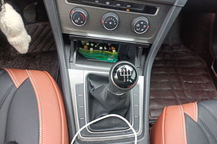 Volkswagen Golf 2016 car image #18