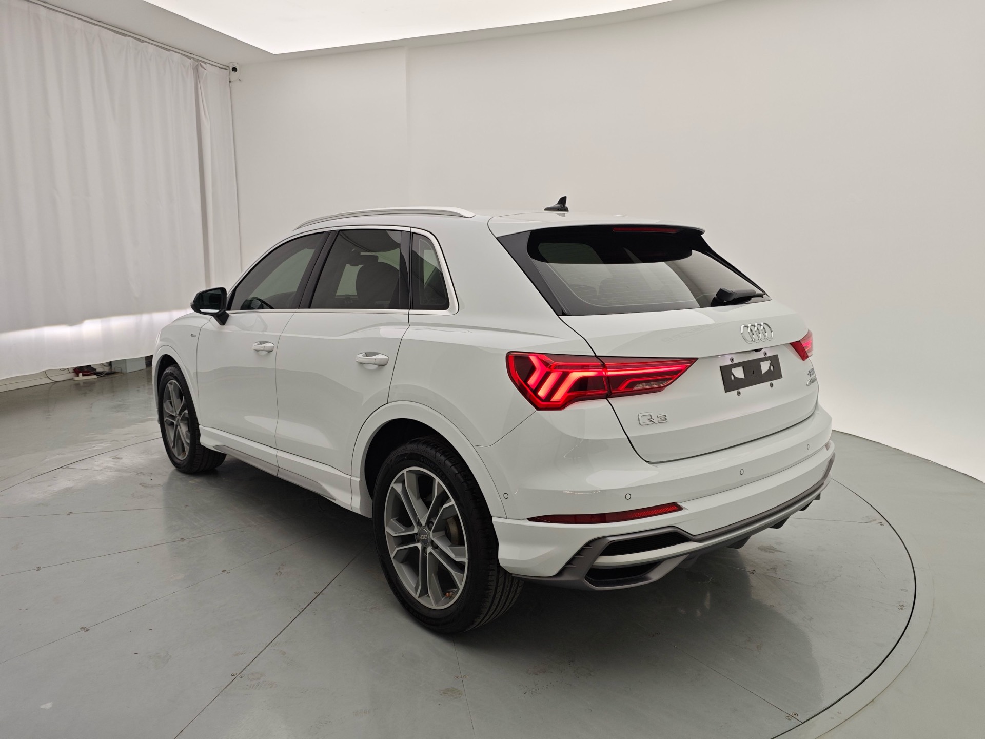 Audi Q3 2021 imagen de coche #4