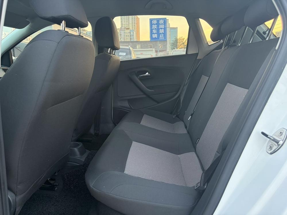 Volkswagen Polo 2018 car image #9