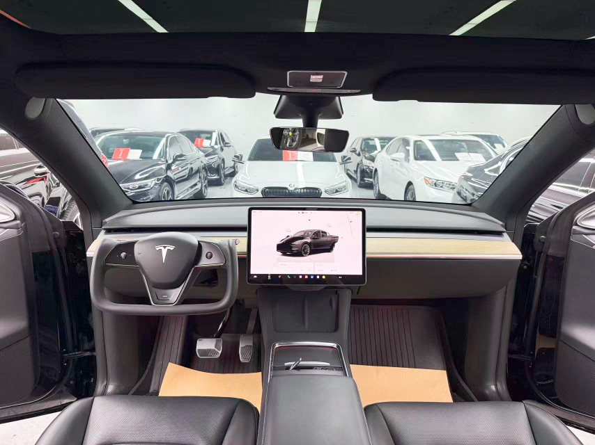 Tesla Model Y 2023 car image #7
