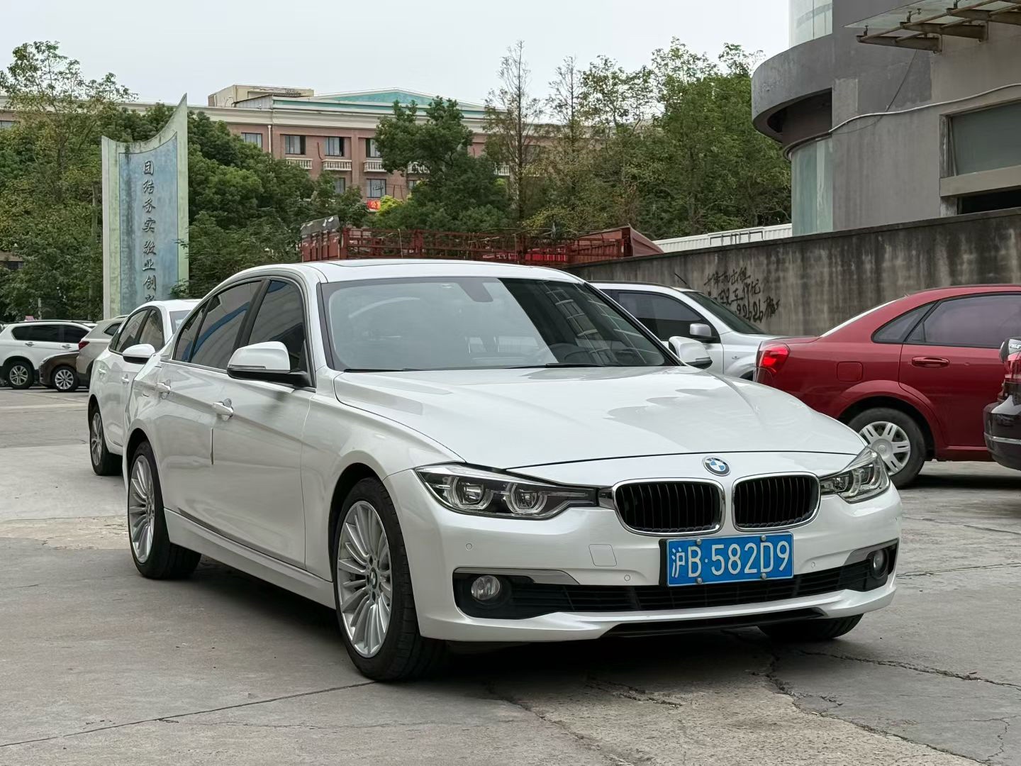 BMW 3 Series 2018 imagen de coche #3