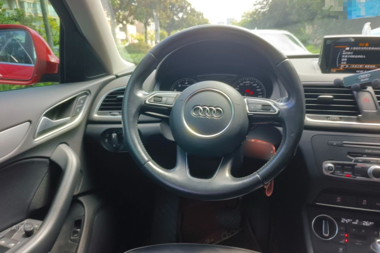 Audi Q3 2017 immagine di auto #12