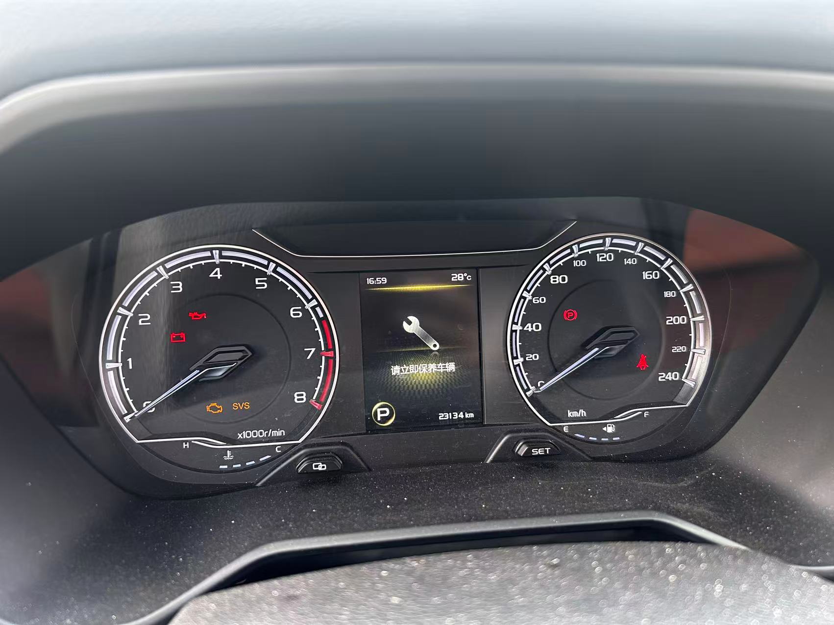 GEELY Vision X6 2023 car image #3