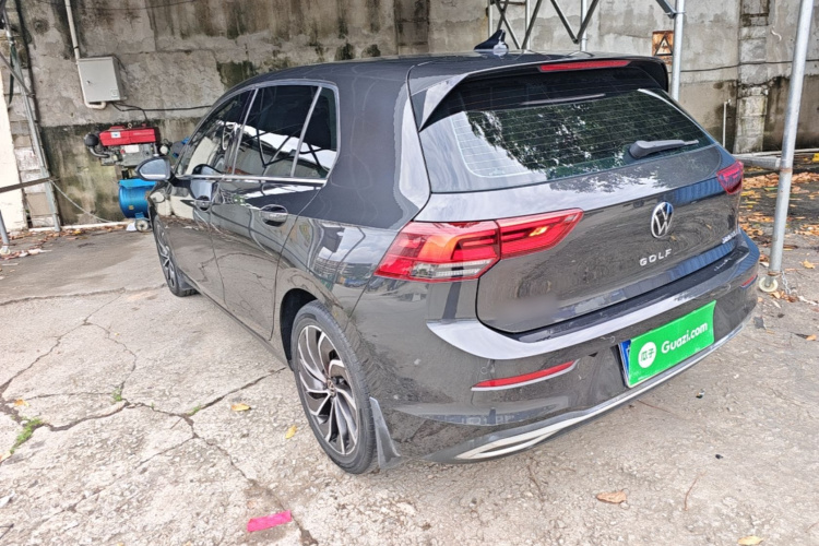Volkswagen Golf 2022 car image #5