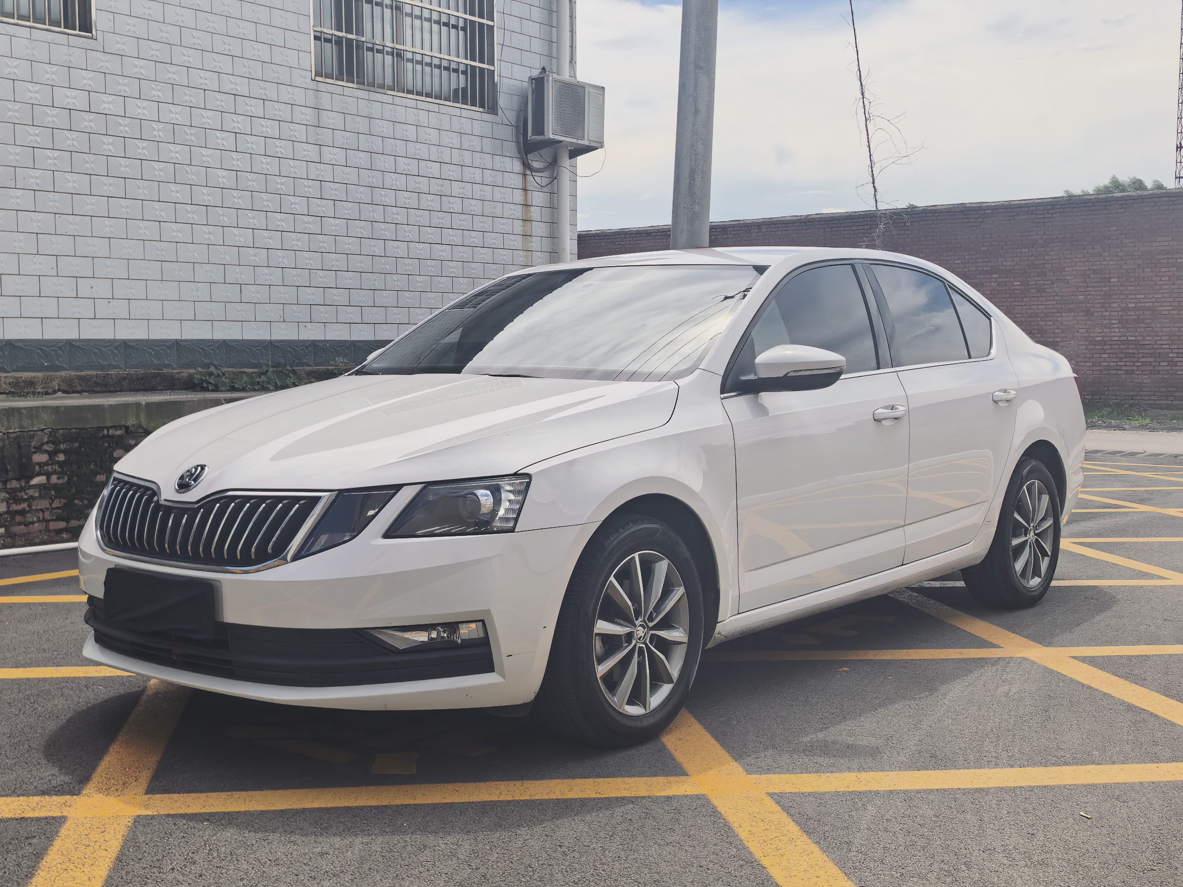 Skoda Octavia 2023 car image 