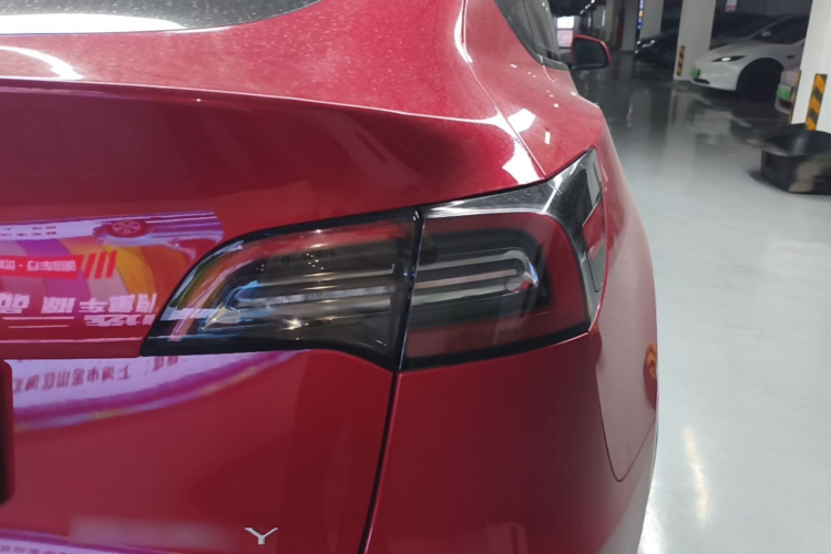 Tesla Model Y 2021 car image #8