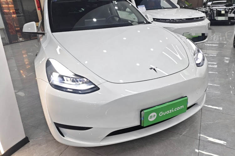 Tesla Model Y 2024 #4 Tesla Model Y 2024 immagine di auto #4