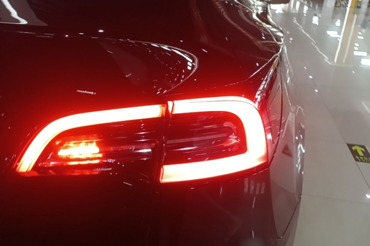 Tesla Model Y 2022 car image #8
