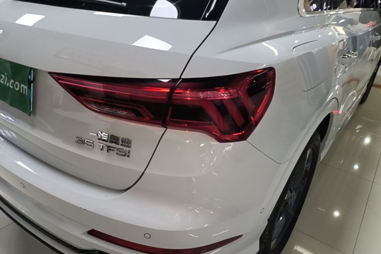 Audi Q3 2024 car image #8