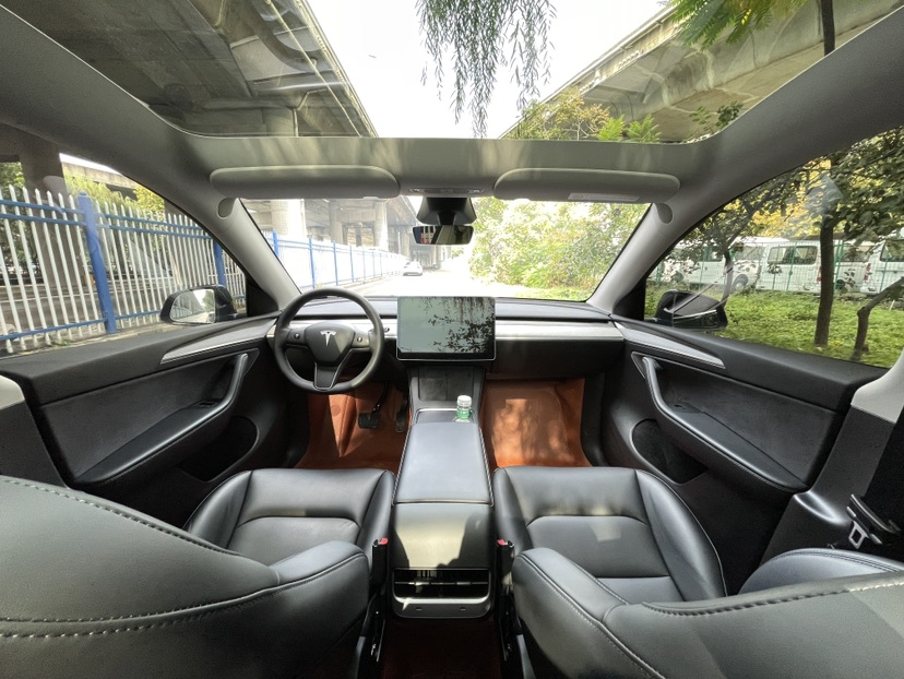 Tesla Model Y 2024 imagen de coche #9