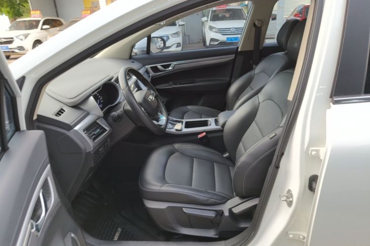 GEELY Emgrand GS 2019 imagen de coche #19