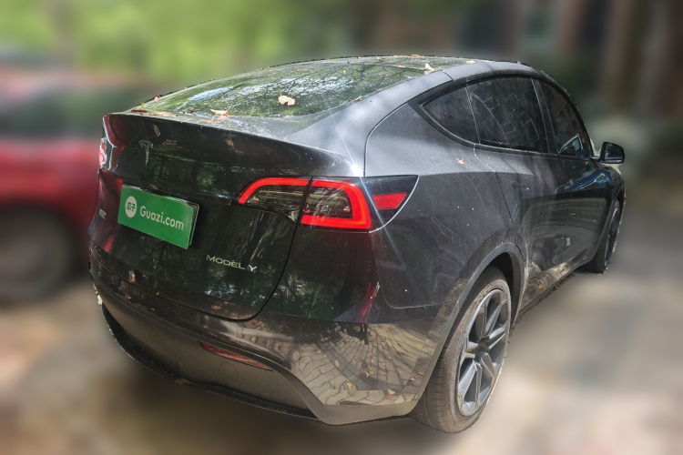 Tesla Model Y 2024 #7 Tesla Model Y 2024 car image #7