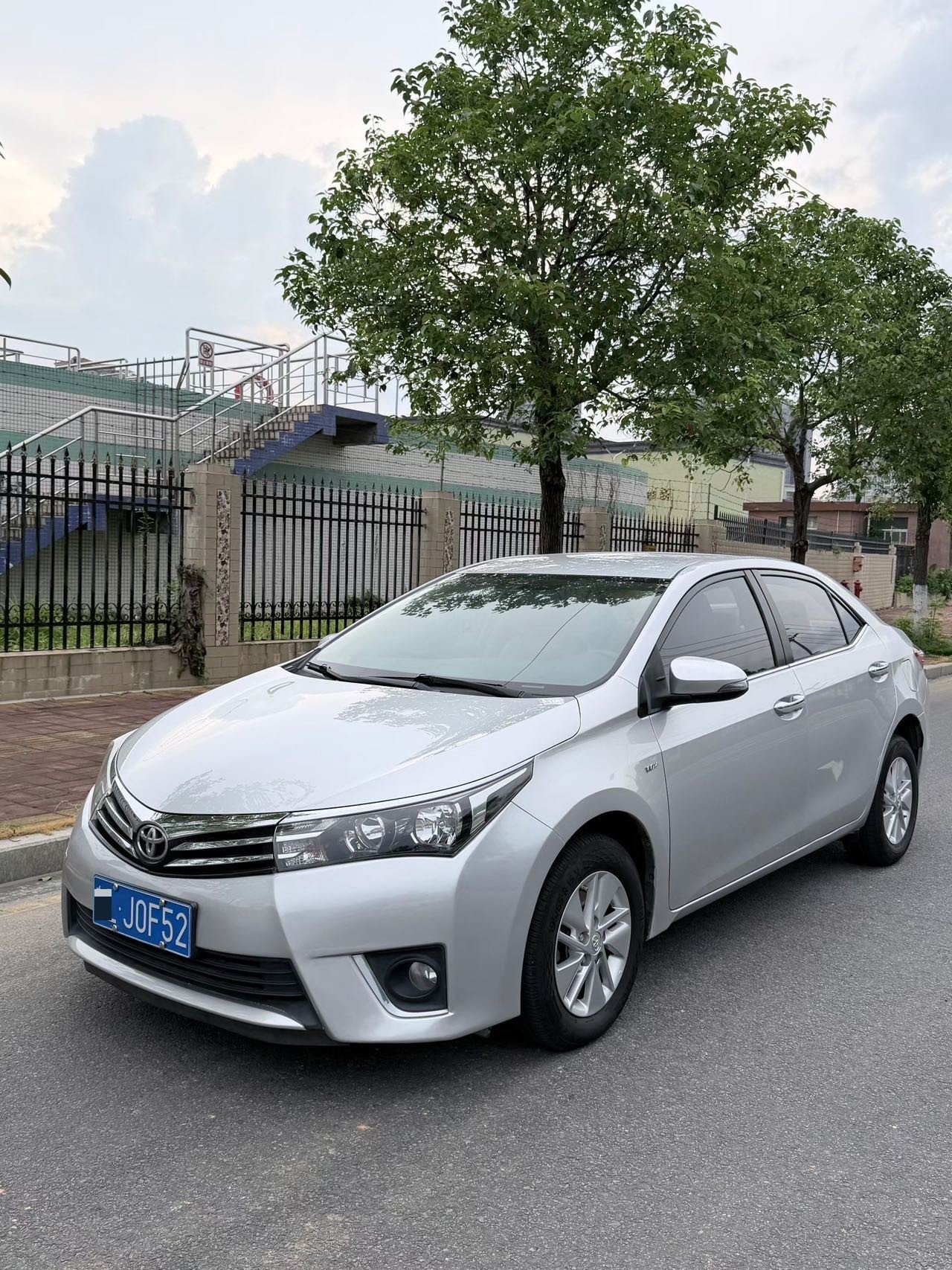 Toyota Corolla 2015 Toyota Corolla 2015 car image