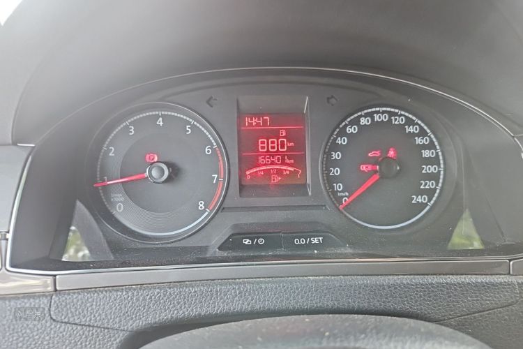 Volkswagen Santana 2018 car image #13