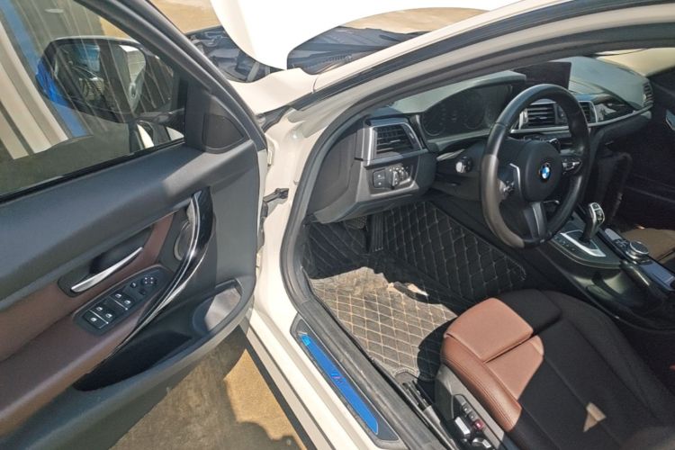 BMW 3 Series 2018 #12 BMW 3 Series 2018 car image #12
