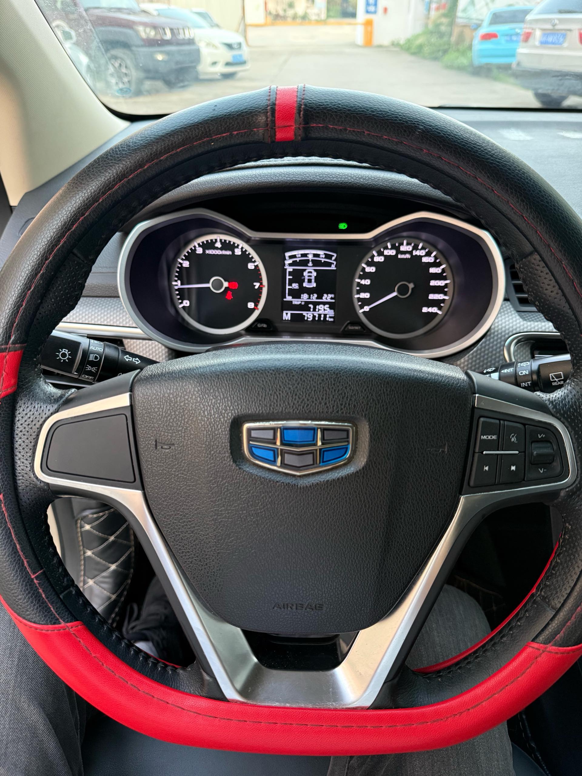 GEELY Emgrand GS 2018 car image #7