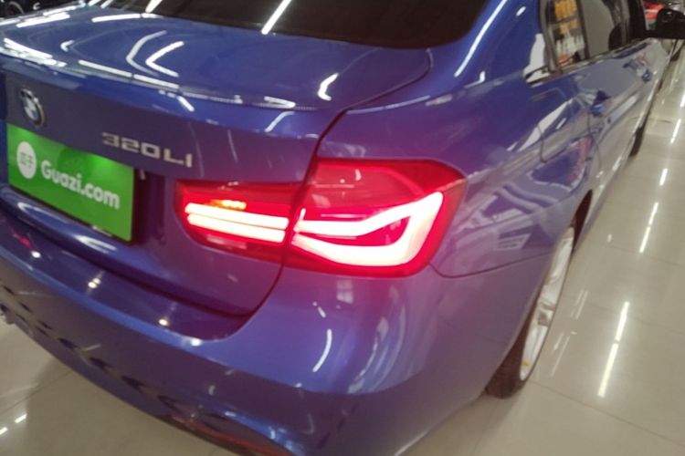 BMW 3 Series 2018 #8 BMW 3 Series 2018 car image #8