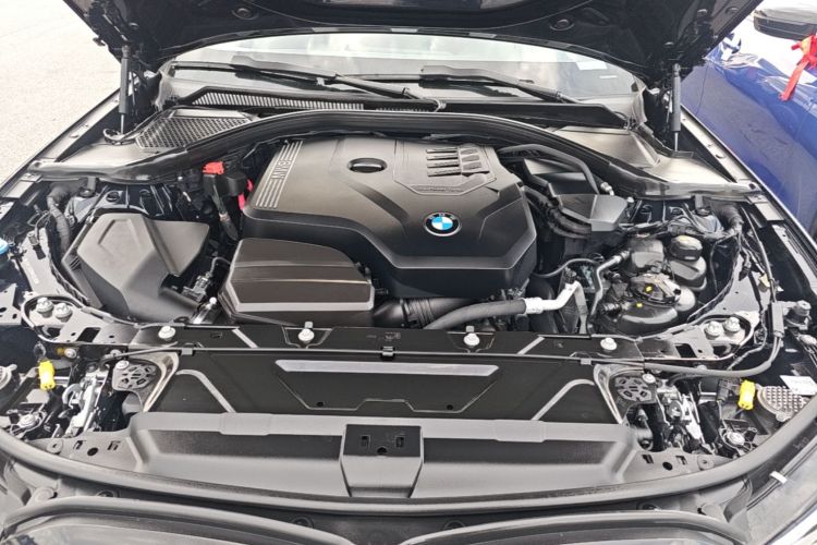 BMW 3 Series 2021 car image #20